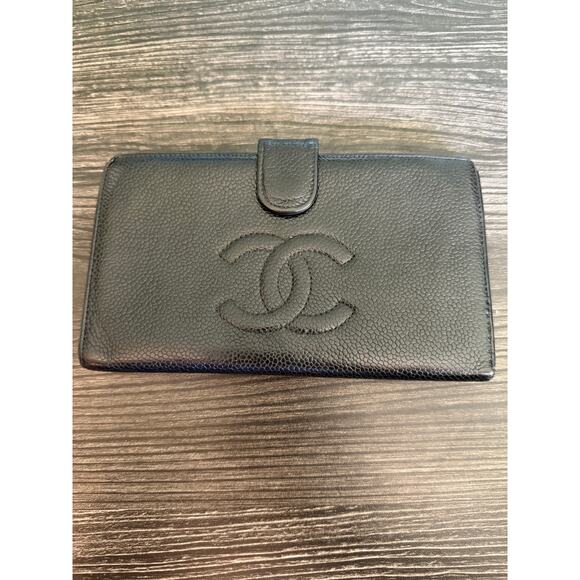 CHANEL Coco Mark Vintage Clasp Black Bi-Fold Caviar Skin Wallet - Picture 1 of 10